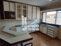 Apartamento no centro de Serra Negra