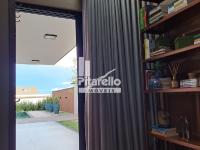 Casa em condomínio fechado
