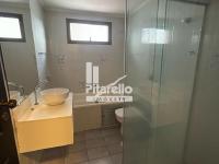 Apartamento reformadíssimo a venda no centro.