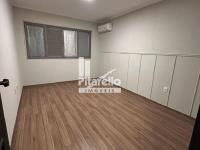 Apartamento reformadíssimo a venda no centro.