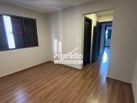 Apartamento reformadíssimo a venda no centro.