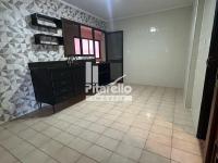 Apartamento reformadíssimo a venda no centro.