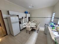 Belíssima casa a venda em bairro central