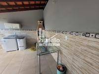 Belíssima casa a venda em bairro central
