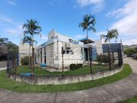 Casa container comercial de esquina e ótima localização a venda.