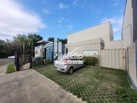 Casa container comercial de esquina e ótima localização a venda.