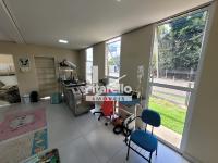 Casa container comercial de esquina e ótima localização a venda.