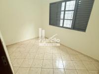 Casa térrea próxima ao Centro