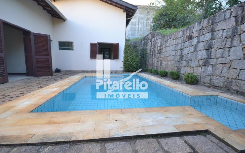 Casa em condomínio alto padrão