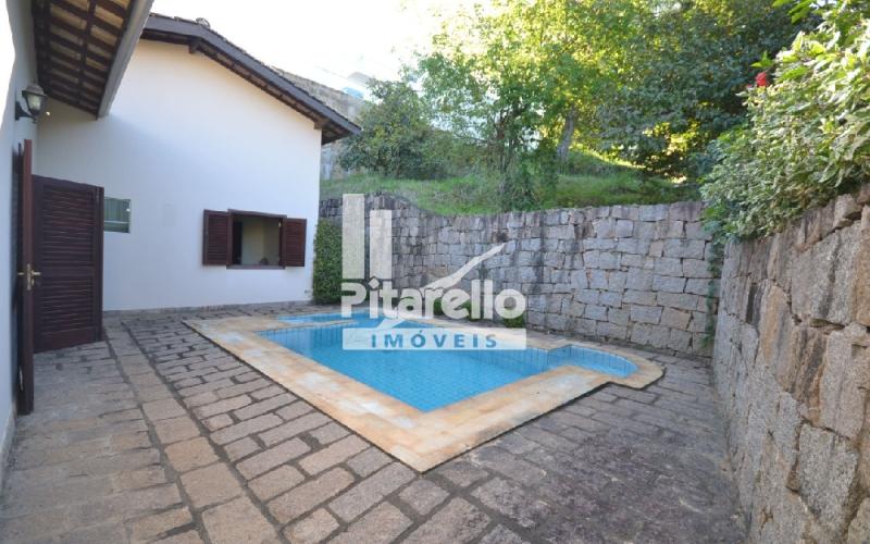 Casa em condomínio alto padrão