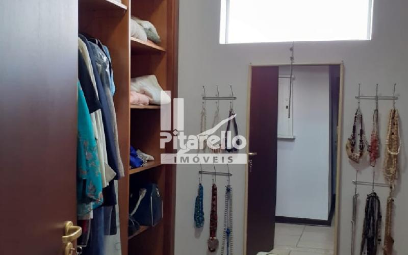 Casa em condomínio alto padrão