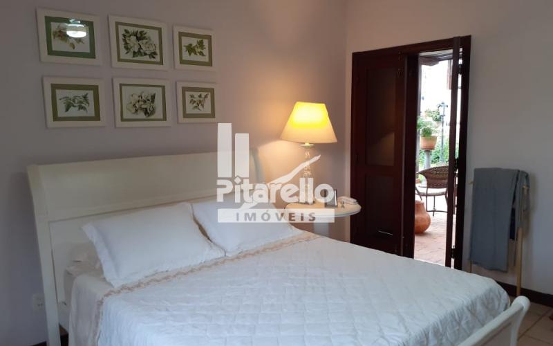 Casa em condomínio alto padrão