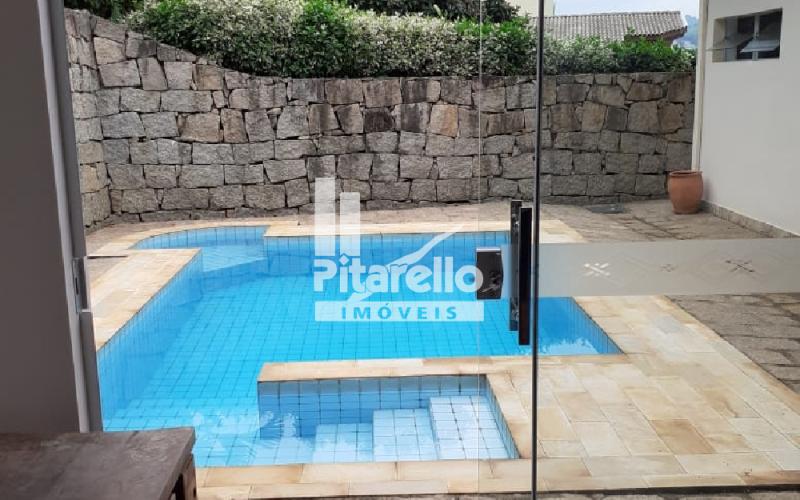 Casa em condomínio alto padrão