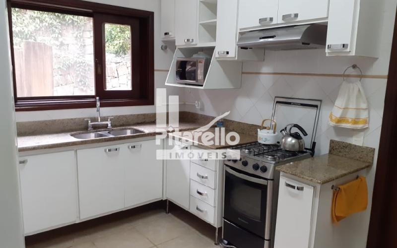 Casa em condomínio alto padrão
