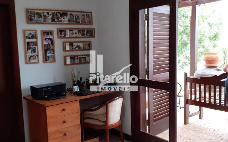 Casa em condomínio alto padrão