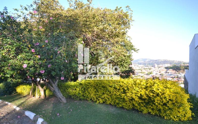 Casa em condomínio alto padrão