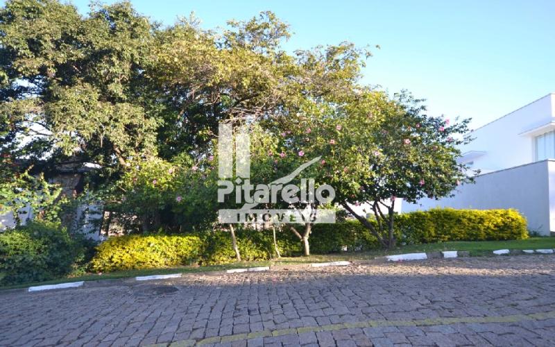 Casa em condomínio alto padrão