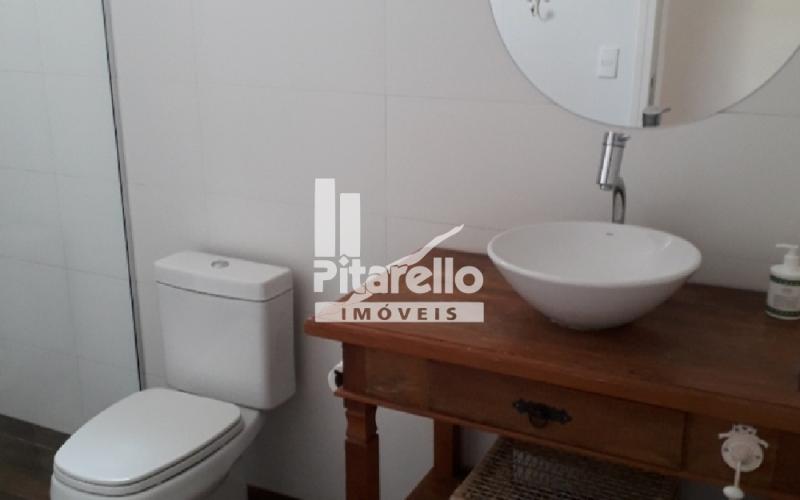 Casa - Cond Alto Padrão