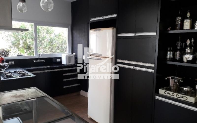 Casa - Cond Alto Padrão