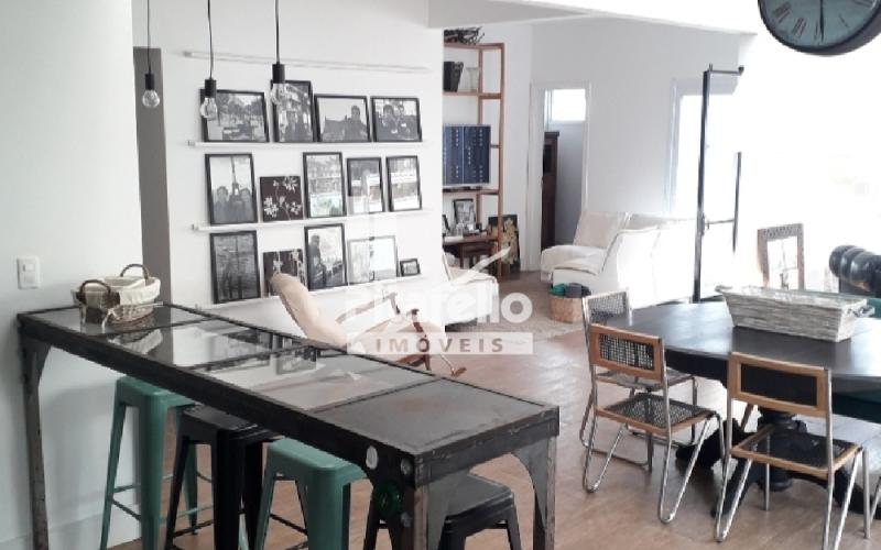 Casa - Cond Alto Padrão
