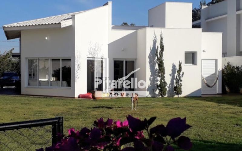 Casa - Cond Alto Padrão