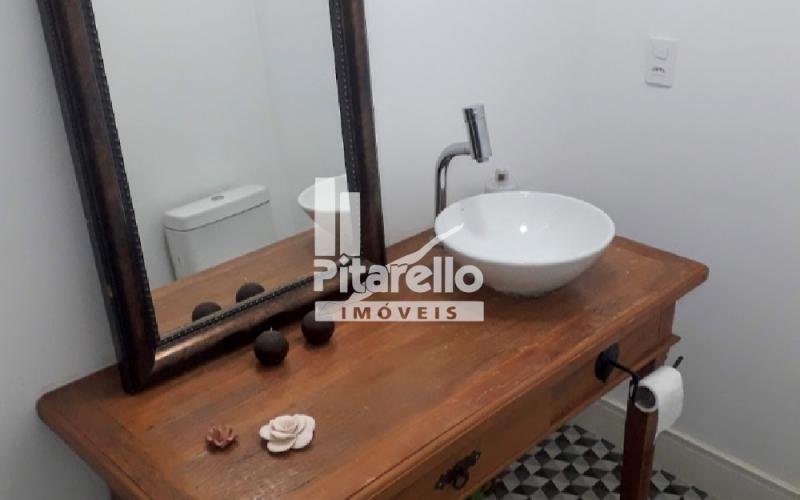 Casa - Cond Alto Padrão