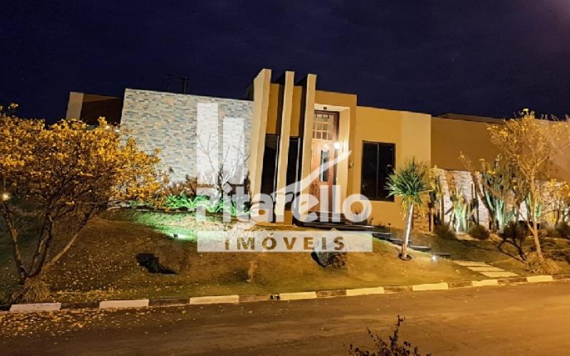 Casa em condomínio fechado