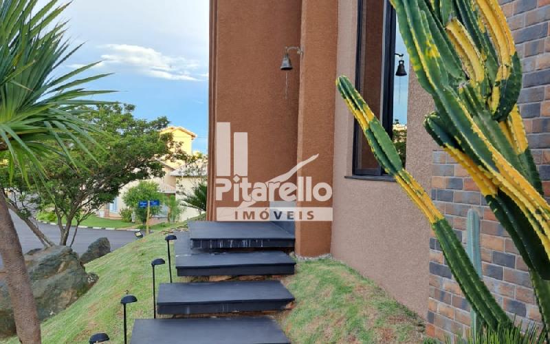 Casa em condomínio fechado