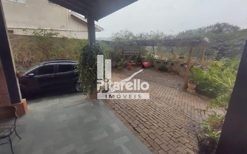 Casa á venda no Jardim São Roberto