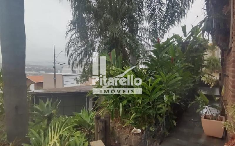Casa á venda no Jardim São Roberto