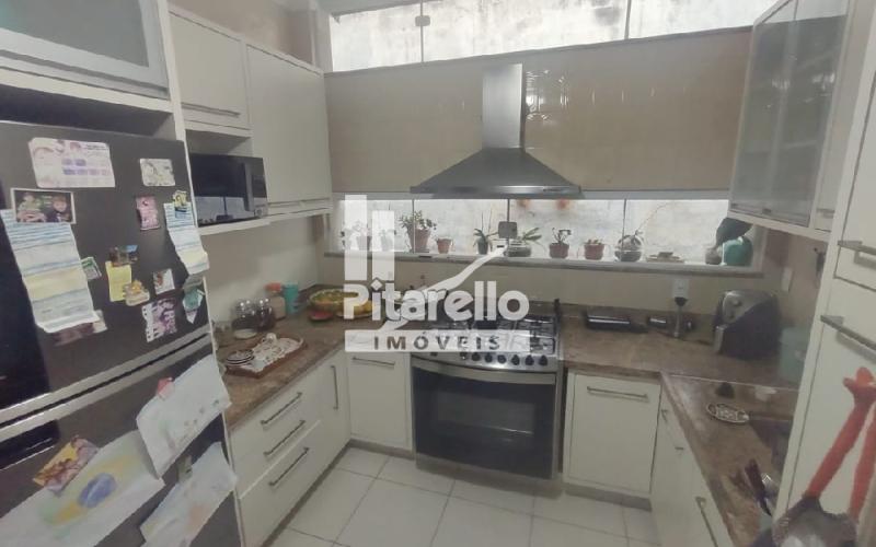 Casa á venda no Jardim São Roberto