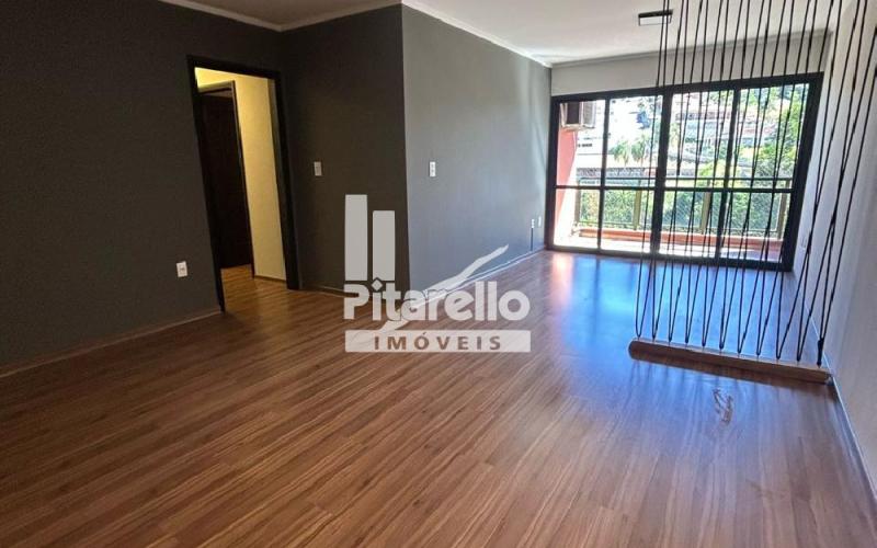 Apartamento reformadíssimo a venda no centro.
