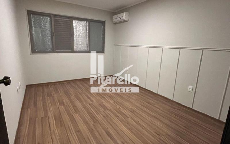 Apartamento reformadíssimo a venda no centro.