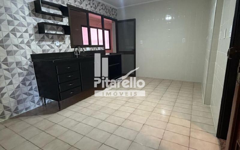 Apartamento reformadíssimo a venda no centro.