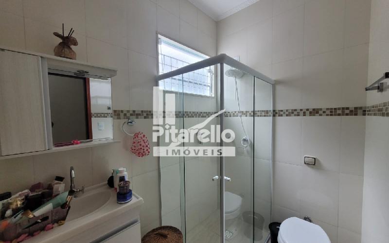 Belíssima casa a venda em bairro central