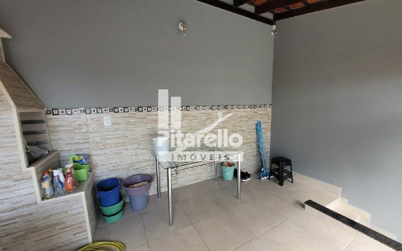 Belíssima casa a venda em bairro central