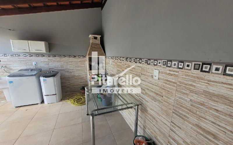 Belíssima casa a venda em bairro central