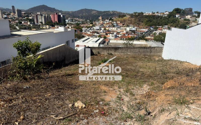 Terreno em condomínio