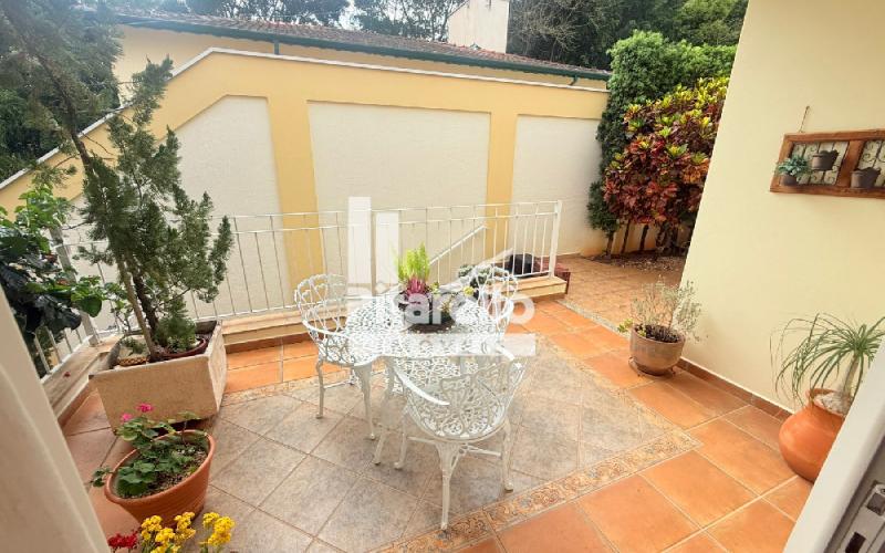Casa alto padrão em condomínio