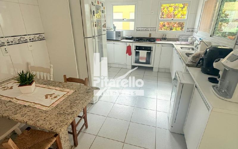 Casa alto padrão em condomínio