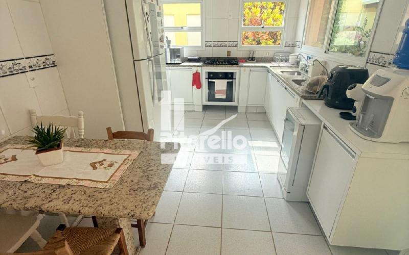 Casa alto padrão em condomínio