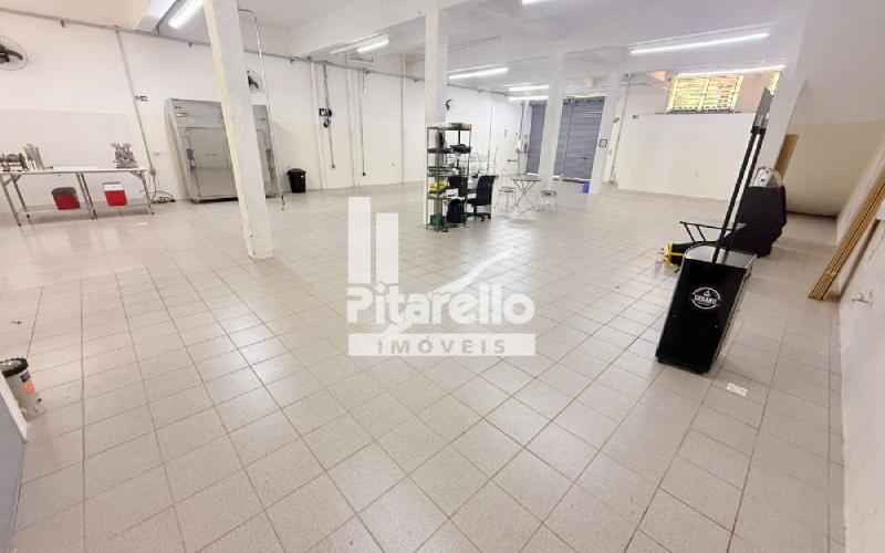 Barracão Comercial com Residência