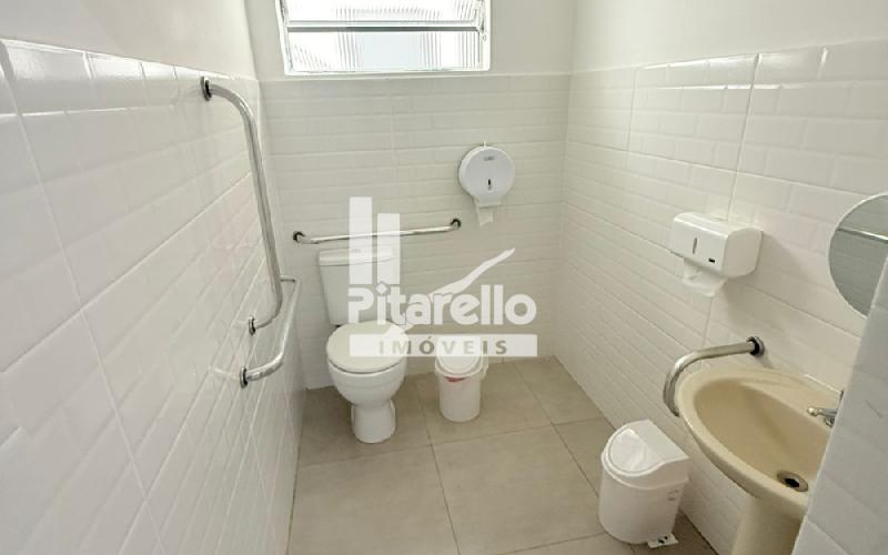 Barracão Comercial com Residência