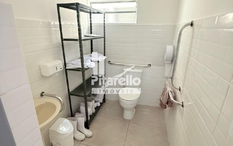 Barracão Comercial com Residência