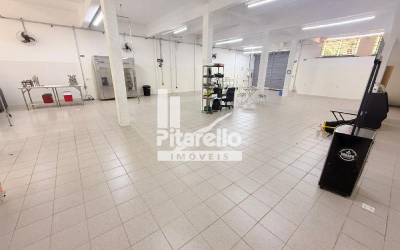 Barracão Comercial com Residência