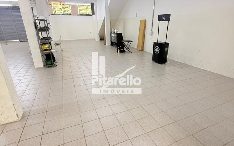 Barracão Comercial com Residência