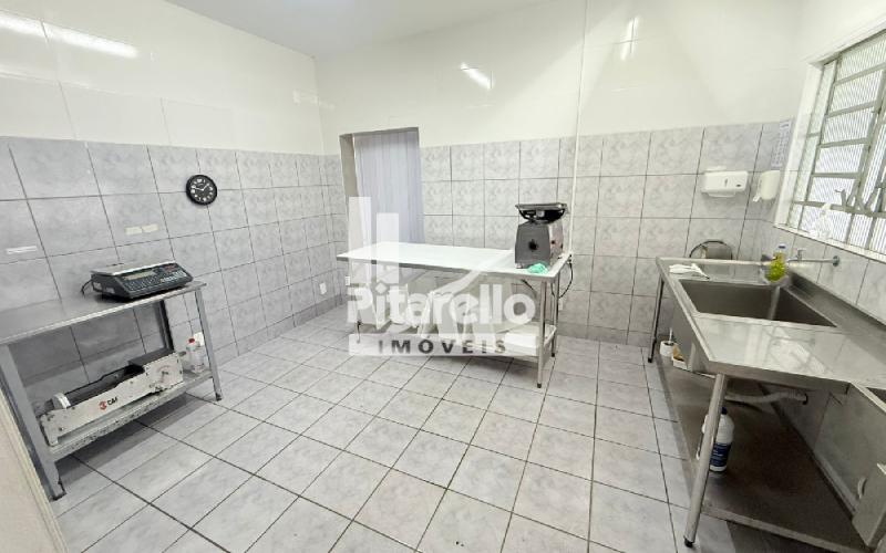 Barracão Comercial com Residência