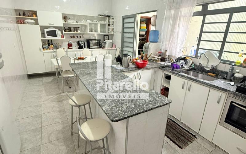 Barracão Comercial com Residência