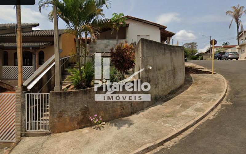 Casa á venda em Monte Alegre do Sul-SP