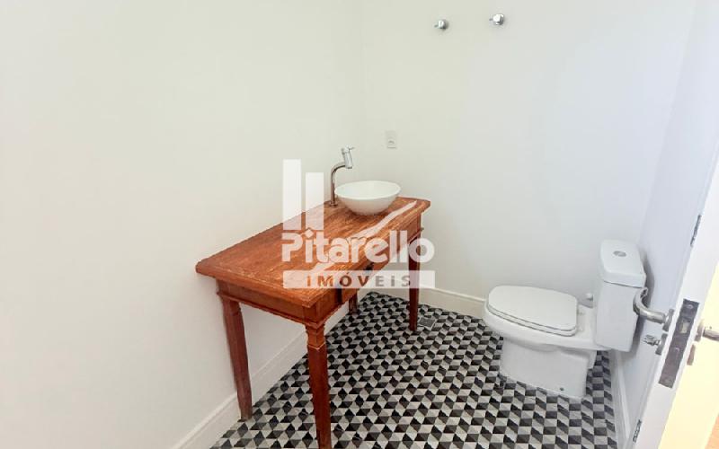 Casa - Cond Alto Padrão